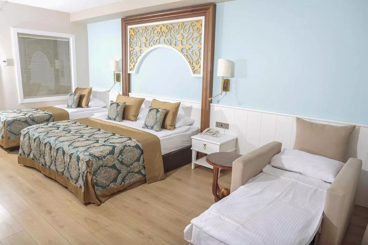 J'adore Deluxe Hotel & Spa  HOTEL ROOM (Copy).jpg